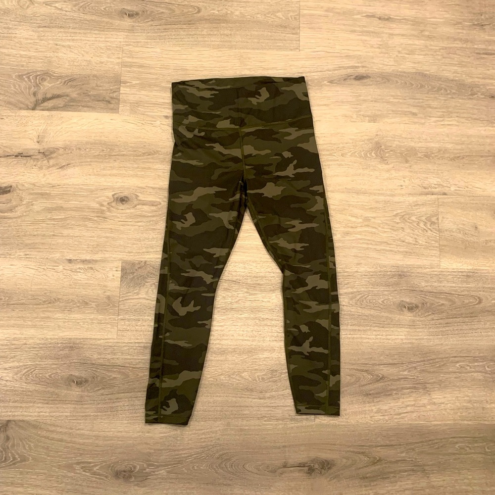 camo athlete 7/8 leggings- literally worn once